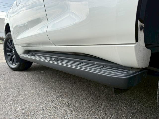 ランドクルーザープラド TX Lパッケージ マットブラックエディション サンルーフ ルーフレール メーカーナビ パノラミックビューモニター クリアランスソナー ブラインドスポットモニター 純正18インチアルミホイール シートヒーター ベンチレーション LEDヘッドライト(33枚目)