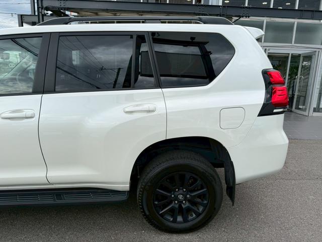 ランドクルーザープラド TX Lパッケージ マットブラックエディション サンルーフ ルーフレール メーカーナビ パノラミックビューモニター クリアランスソナー ブラインドスポットモニター 純正18インチアルミホイール シートヒーター ベンチレーション LEDヘッドライト(37枚目)