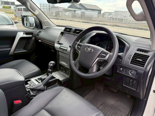 ランドクルーザープラド TX Lパッケージ マットブラックエディション サンルーフ ルーフレール メーカーナビ パノラミックビューモニター クリアランスソナー ブラインドスポットモニター 純正18インチアルミホイール シートヒーター ベンチレーション LEDヘッドライト(40枚目)