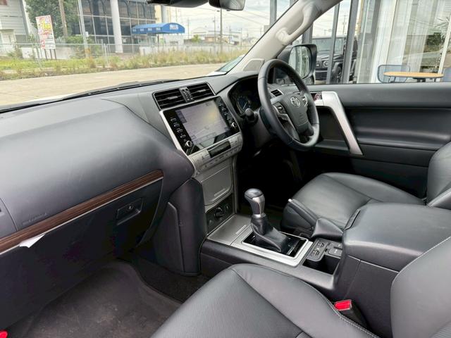 ランドクルーザープラド TX Lパッケージ マットブラックエディション サンルーフ ルーフレール メーカーナビ パノラミックビューモニター クリアランスソナー ブラインドスポットモニター 純正18インチアルミホイール シートヒーター ベンチレーション LEDヘッドライト(41枚目)