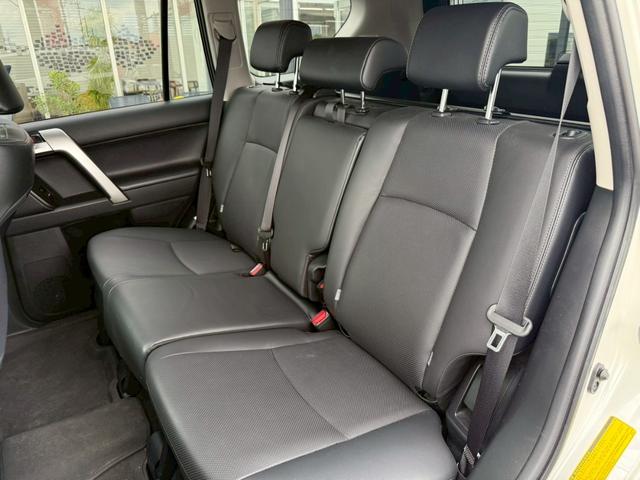 ランドクルーザープラド TX Lパッケージ マットブラックエディション サンルーフ ルーフレール メーカーナビ パノラミックビューモニター クリアランスソナー ブラインドスポットモニター 純正18インチアルミホイール シートヒーター ベンチレーション LEDヘッドライト(73枚目)