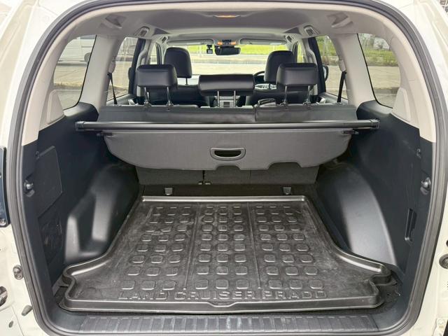 ランドクルーザープラド TX Lパッケージ マットブラックエディション サンルーフ ルーフレール メーカーナビ パノラミックビューモニター クリアランスソナー ブラインドスポットモニター 純正18インチアルミホイール シートヒーター ベンチレーション LEDヘッドライト(80枚目)