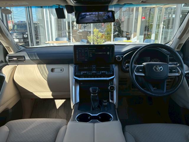 ランドクルーザー ZX サンルーフ モデリスタエアロ(F/R/) 7人乗 JBLサウンド リアエンターテインメント クールBOX 電動デフロック 空気圧センサー ルーフレール デジタルミラー ベージュ革シート クールBOX(2枚目)