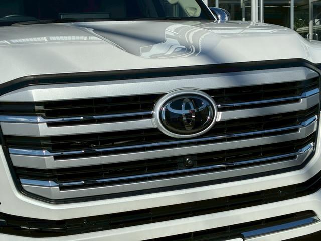 ランドクルーザー ZX サンルーフ モデリスタエアロ(F/R/) 7人乗 JBLサウンド リアエンターテインメント クールBOX 電動デフロック 空気圧センサー ルーフレール デジタルミラー ベージュ革シート クールBOX(13枚目)