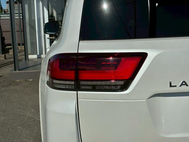 ランドクルーザー ZX サンルーフ モデリスタエアロ(F/R/) 7人乗 JBLサウンド リアエンターテインメント クールBOX 電動デフロック 空気圧センサー ルーフレール デジタルミラー ベージュ革シート クールBOX(32枚目)