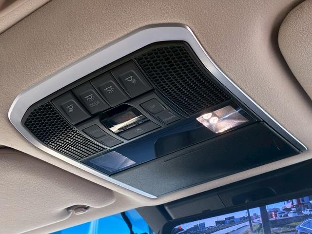 ランドクルーザー ZX サンルーフ モデリスタエアロ(F/R/) 7人乗 JBLサウンド リアエンターテインメント クールBOX 電動デフロック 空気圧センサー ルーフレール デジタルミラー ベージュ革シート クールBOX(47枚目)