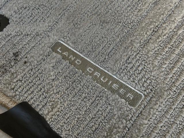 ランドクルーザー ZX サンルーフ モデリスタエアロ(F/R/) 7人乗 JBLサウンド リアエンターテインメント クールBOX 電動デフロック 空気圧センサー ルーフレール デジタルミラー ベージュ革シート クールBOX(66枚目)