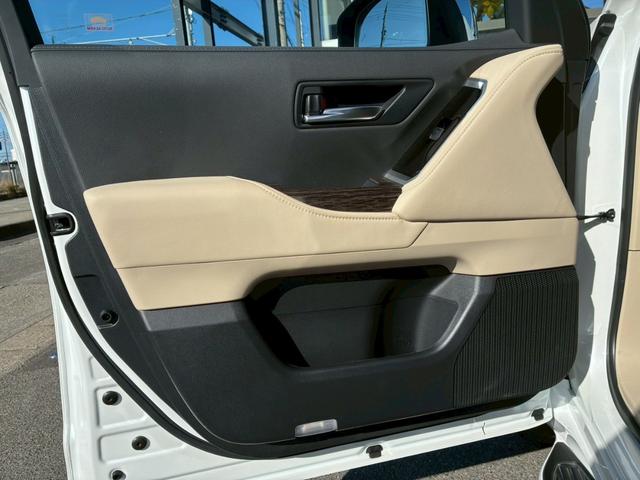 ランドクルーザー ZX サンルーフ モデリスタエアロ(F/R/) 7人乗 JBLサウンド リアエンターテインメント クールBOX 電動デフロック 空気圧センサー ルーフレール デジタルミラー ベージュ革シート クールBOX(67枚目)