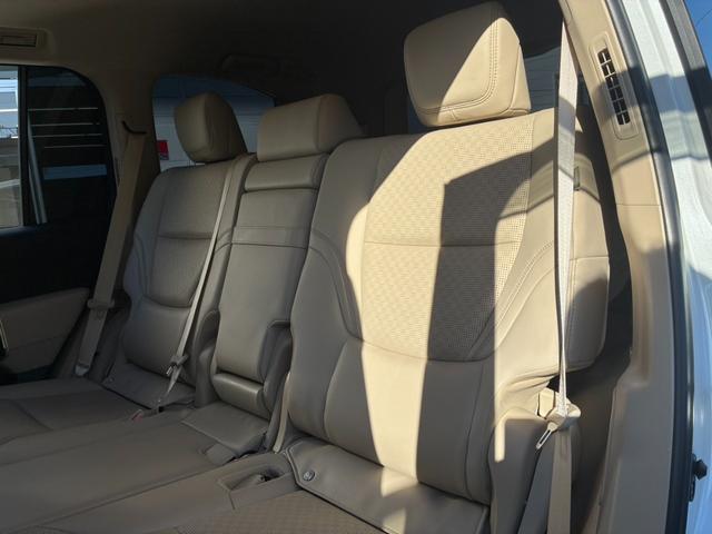 ランドクルーザー ZX サンルーフ モデリスタエアロ(F/R/) 7人乗 JBLサウンド リアエンターテインメント クールBOX 電動デフロック 空気圧センサー ルーフレール デジタルミラー ベージュ革シート クールBOX(71枚目)