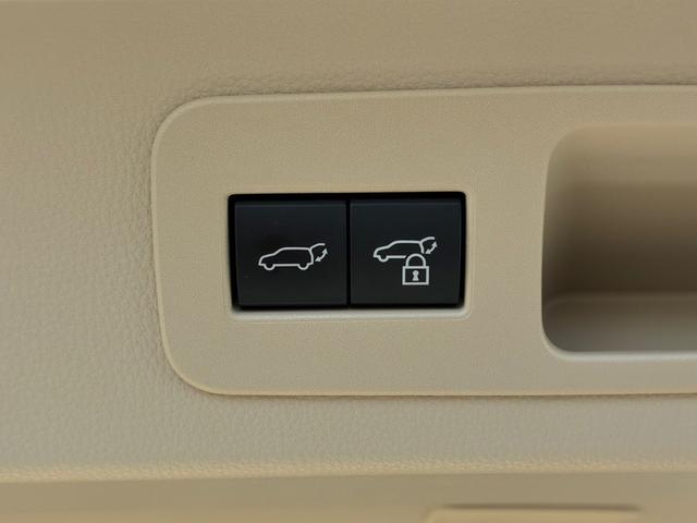 ランドクルーザー ZX サンルーフ モデリスタエアロ(F/R/) 7人乗 JBLサウンド リアエンターテインメント クールBOX 電動デフロック 空気圧センサー ルーフレール デジタルミラー ベージュ革シート クールBOX(80枚目)