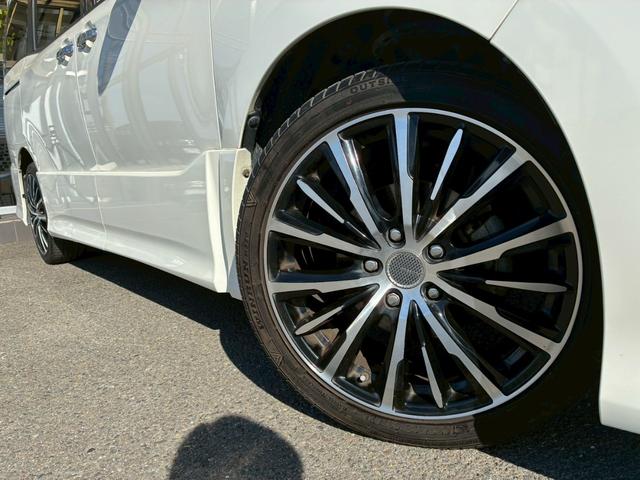 ヴォクシー ZS 煌 アルパイン10インチナビ 天井モニター HDMI入力 LEDヘッドライト 7人乗 両側電動スライドドア バックカメラ 社外18インチAW 後席オートエアコン スペアタイヤ 寒冷地仕様 スマートキー(6枚目)