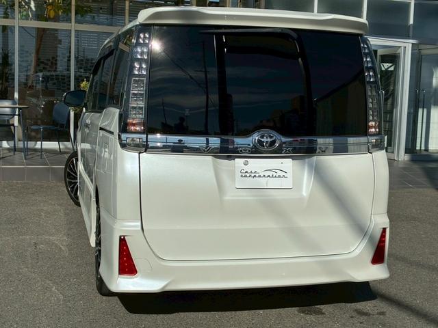 ヴォクシー ZS 煌 アルパイン10インチナビ 天井モニター HDMI入力 LEDヘッドライト 7人乗 両側電動スライドドア バックカメラ 社外18インチAW 後席オートエアコン スペアタイヤ 寒冷地仕様 スマートキー(27枚目)