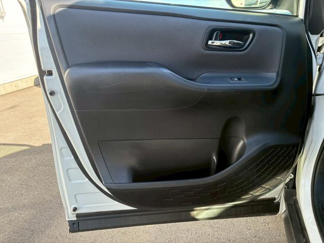 ヴォクシー ZS 煌 アルパイン10インチナビ 天井モニター HDMI入力 LEDヘッドライト 7人乗 両側電動スライドドア バックカメラ 社外18インチAW 後席オートエアコン スペアタイヤ 寒冷地仕様 スマートキー(56枚目)