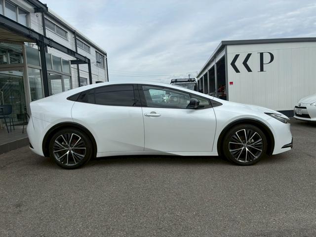 プリウス Ｚ　パノラマルーフ　パノラミックビューモニター　デジタルインナーミラー　純正１９インチＡＷ　１２，３インチディスプレイオーディオ　シートヒーター　ベンチレーション　ＬＥＤヘッドライト　クルーズコントロール（22枚目）