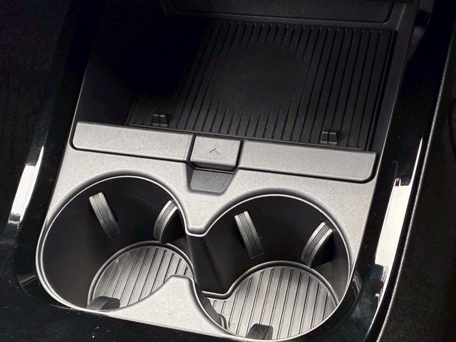 プリウス Ｚ　パノラマルーフ　パノラミックビューモニター　デジタルインナーミラー　純正１９インチＡＷ　１２，３インチディスプレイオーディオ　シートヒーター　ベンチレーション　ＬＥＤヘッドライト　クルーズコントロール（54枚目）