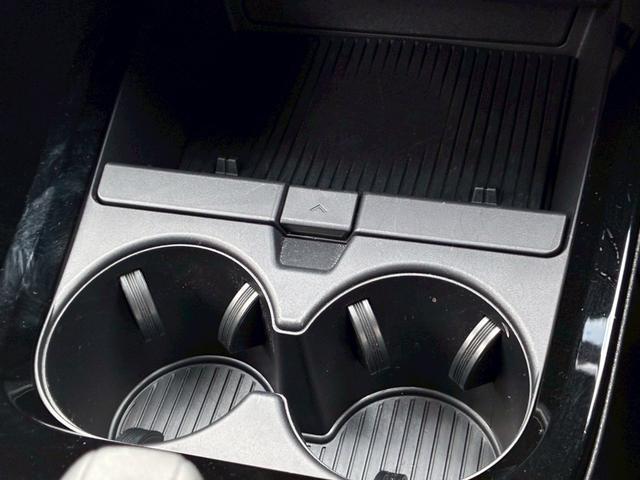 プリウス Ｚ　モデリスタエアロ　トヨタチームメイト　パノラミックビューモニター　１２．３ディスプレイオーディオ　デジタルインナーミラー　純正１９インチＡＷ　　黒革シート　レーダークルーズコントロール　シートヒーター（54枚目）