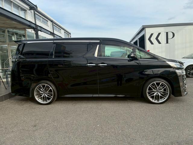 ヴェルファイア ２．５Ｚ　Ｇエディション　ツインムーンルーフ　純正ディスプレイオーディオ　フルセグＴＶ　フリップダウンモニター　デジタルインナーミラー　ＢＳＭ　３眼ＬＥＤヘッドライト　シーケンシャルウインカー　シートヒーター・ベンチレーション（21枚目）