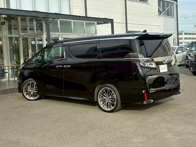 ヴェルファイア ２．５Ｚ　Ｇエディション　ツインムーンルーフ　純正ディスプレイオーディオ　フルセグＴＶ　フリップダウンモニター　デジタルインナーミラー　ＢＳＭ　３眼ＬＥＤヘッドライト　シーケンシャルウインカー　シートヒーター・ベンチレーション（24枚目）