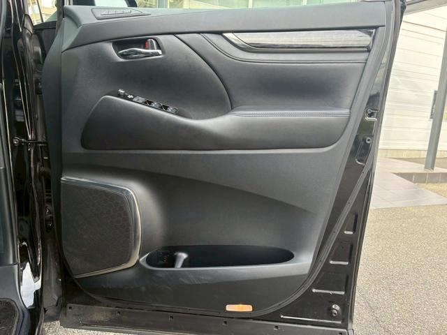 ヴェルファイア ２．５Ｚ　Ｇエディション　ツインムーンルーフ　純正ディスプレイオーディオ　フルセグＴＶ　フリップダウンモニター　デジタルインナーミラー　ＢＳＭ　３眼ＬＥＤヘッドライト　シーケンシャルウインカー　シートヒーター・ベンチレーション（58枚目）