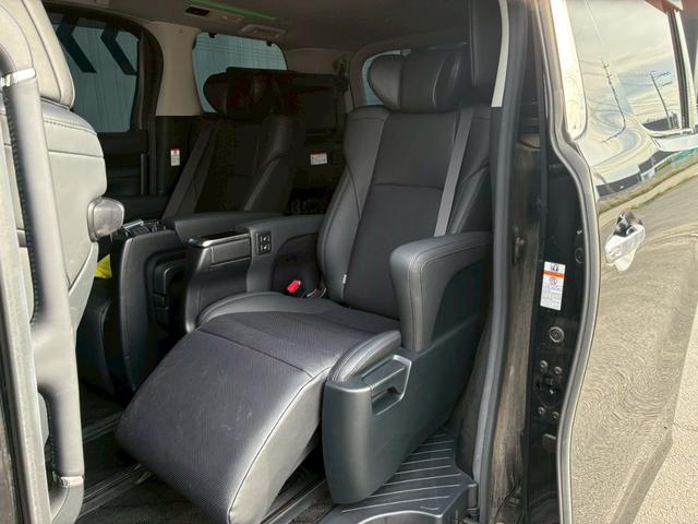 ヴェルファイア ２．５Ｚ　Ｇエディション　ツインムーンルーフ　純正ディスプレイオーディオ　フルセグＴＶ　フリップダウンモニター　デジタルインナーミラー　ＢＳＭ　３眼ＬＥＤヘッドライト　シーケンシャルウインカー　シートヒーター・ベンチレーション（71枚目）