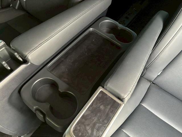 ヴェルファイア ２．５Ｚ　Ｇエディション　ツインムーンルーフ　純正ディスプレイオーディオ　フルセグＴＶ　フリップダウンモニター　デジタルインナーミラー　ＢＳＭ　３眼ＬＥＤヘッドライト　シーケンシャルウインカー　シートヒーター・ベンチレーション（73枚目）