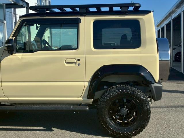 ジムニー XC 10インチディスプレイオーディオ オーバーフェンダー サイドステップ リフトアップ 15インチAW ジオランダータイヤ ディフェンダーグリル 黒レザーシートカバー リアラダー ショートバンパー(37枚目)