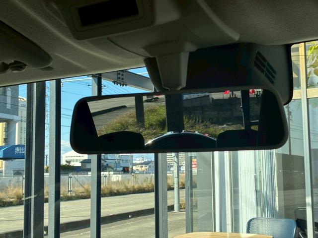 ジムニー XC 10インチディスプレイオーディオ オーバーフェンダー サイドステップ リフトアップ 15インチAW ジオランダータイヤ ディフェンダーグリル 黒レザーシートカバー リアラダー ショートバンパー(47枚目)