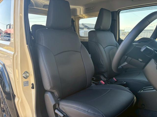 ジムニー XC 10インチディスプレイオーディオ オーバーフェンダー サイドステップ リフトアップ 15インチAW ジオランダータイヤ ディフェンダーグリル 黒レザーシートカバー リアラダー ショートバンパー(57枚目)