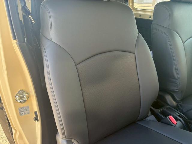 ジムニー XC 10インチディスプレイオーディオ オーバーフェンダー サイドステップ リフトアップ 15インチAW ジオランダータイヤ ディフェンダーグリル 黒レザーシートカバー リアラダー ショートバンパー(58枚目)