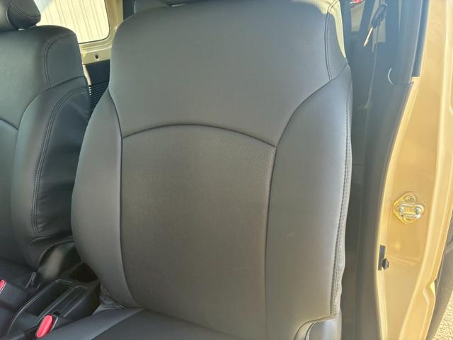 ジムニー XC 10インチディスプレイオーディオ オーバーフェンダー サイドステップ リフトアップ 15インチAW ジオランダータイヤ ディフェンダーグリル 黒レザーシートカバー リアラダー ショートバンパー(63枚目)