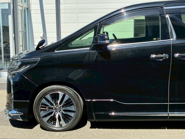 アルファード ２．５Ｓ　Ｃパッケージ　サンルーフ　モデリスタエアロ（Ｆ．Ｓ．Ｒ）　１２．１型フリップダウンモニター　両側パワースライドドア　シートヒーター　ベンチレーション　パワーバックドア　純正１８インチＡＷ　トヨタセーフティーセンス（24枚目）