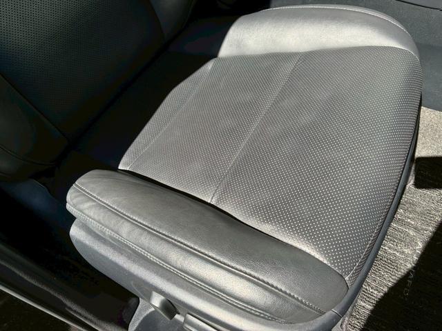 アルファード ２．５Ｓ　Ｃパッケージ　サンルーフ　モデリスタエアロ（Ｆ．Ｓ．Ｒ）　１２．１型フリップダウンモニター　両側パワースライドドア　シートヒーター　ベンチレーション　パワーバックドア　純正１８インチＡＷ　トヨタセーフティーセンス（61枚目）