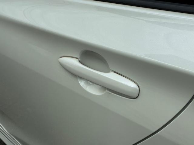 プリウス Ａ　９インチナビ　モデリスタエアロ（Ｆ．Ｓ．Ｒ）　寒冷地仕様ヘッドアップディスプレイ　ブラインドスポットモニター　クリアランスソナー　バックカメラ　　ＬＤＡ　ＰＣＳ　　リアフォグランプ　純正１５インチＡＷ（36枚目）