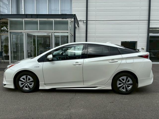 プリウス Ａ　９インチナビ　モデリスタエアロ（Ｆ．Ｓ．Ｒ）　寒冷地仕様ヘッドアップディスプレイ　ブラインドスポットモニター　クリアランスソナー　バックカメラ　　ＬＤＡ　ＰＣＳ　　リアフォグランプ　純正１５インチＡＷ（37枚目）