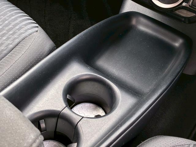 プリウス Ａ　９インチナビ　モデリスタエアロ（Ｆ．Ｓ．Ｒ）　寒冷地仕様ヘッドアップディスプレイ　ブラインドスポットモニター　クリアランスソナー　バックカメラ　　ＬＤＡ　ＰＣＳ　　リアフォグランプ　純正１５インチＡＷ（54枚目）