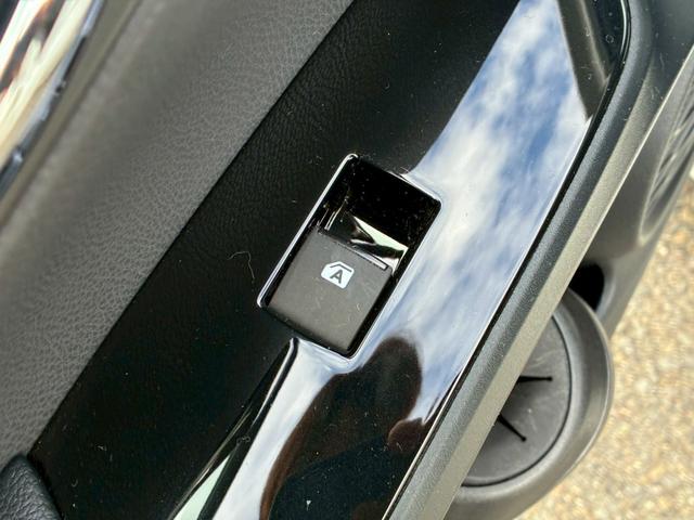 プリウス Ａ　９インチナビ　モデリスタエアロ（Ｆ．Ｓ．Ｒ）　寒冷地仕様ヘッドアップディスプレイ　ブラインドスポットモニター　クリアランスソナー　バックカメラ　　ＬＤＡ　ＰＣＳ　　リアフォグランプ　純正１５インチＡＷ（62枚目）