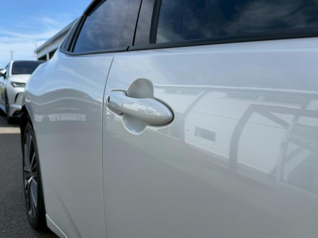 プリウス Z パノラマルーフ デジタルインナーミラー パノラミックビューモニター ブラインドスポットモニター ステアリングヒーター シートヒーター シートヒーター ワイヤレス充電 パワーバックドア パワーシート(16枚目)