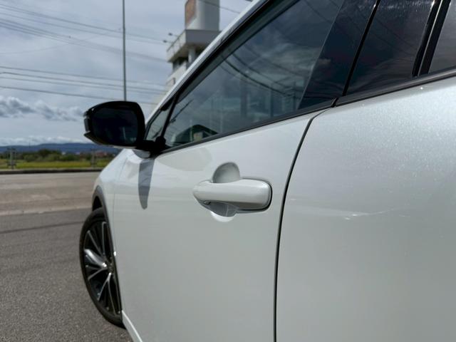 プリウス Z パノラマルーフ デジタルインナーミラー パノラミックビューモニター ブラインドスポットモニター ステアリングヒーター シートヒーター シートヒーター ワイヤレス充電 パワーバックドア パワーシート(31枚目)