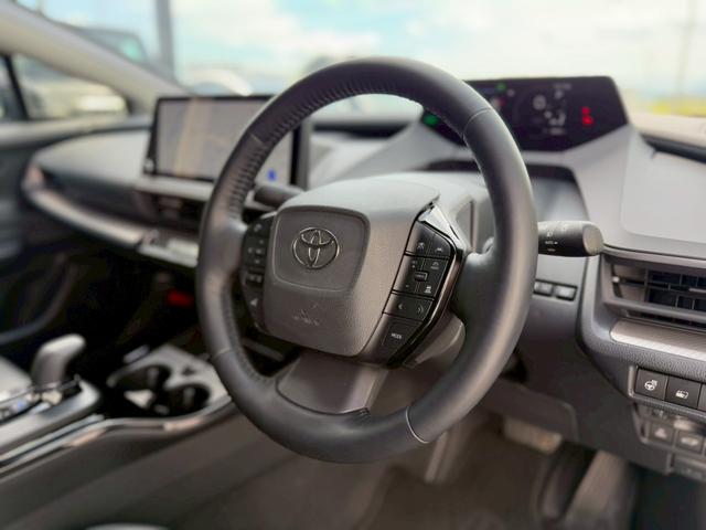 プリウス Z パノラマルーフ デジタルインナーミラー パノラミックビューモニター ブラインドスポットモニター ステアリングヒーター シートヒーター シートヒーター ワイヤレス充電 パワーバックドア パワーシート(40枚目)