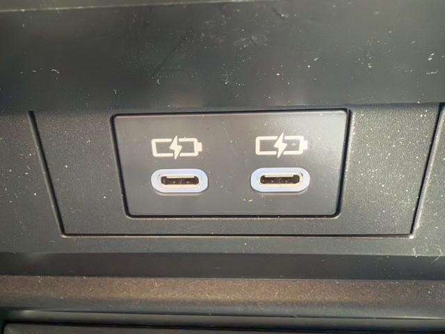 プリウス Z パノラマルーフ デジタルインナーミラー パノラミックビューモニター ブラインドスポットモニター ステアリングヒーター シートヒーター シートヒーター ワイヤレス充電 パワーバックドア パワーシート(56枚目)