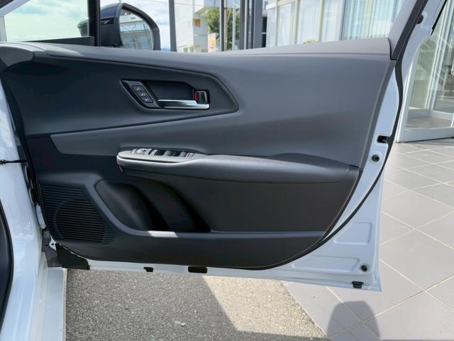プリウス Z パノラマルーフ デジタルインナーミラー パノラミックビューモニター ブラインドスポットモニター ステアリングヒーター シートヒーター シートヒーター ワイヤレス充電 パワーバックドア パワーシート(62枚目)