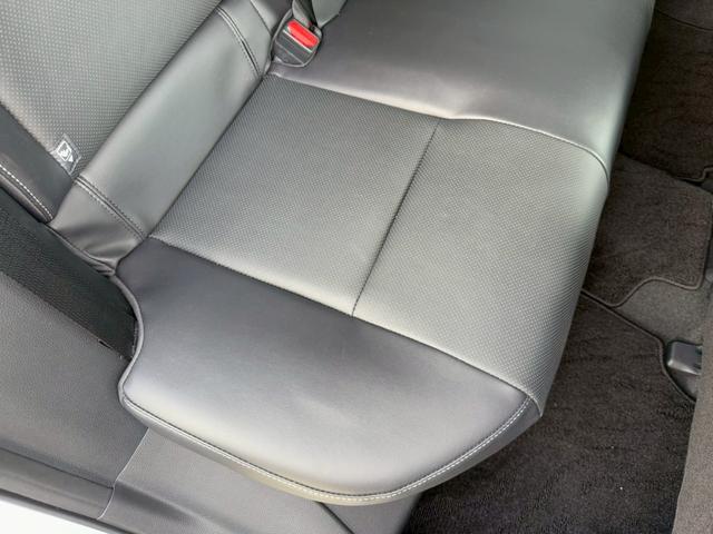 プリウス Z パノラマルーフ デジタルインナーミラー パノラミックビューモニター ブラインドスポットモニター ステアリングヒーター シートヒーター シートヒーター ワイヤレス充電 パワーバックドア パワーシート(70枚目)