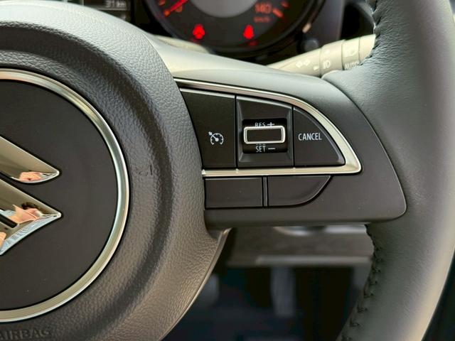 ジムニー ＸＣ　４ＷＤ　オートマチック　純正１６インチアルミホイール　ＬＥＤヘッドライト　フロントフォグランプ　運転席／助手席シートヒーター　スマートキー　プッシュボタンスタート　背面スペアタイヤ　電動格納ドアミラー（5枚目）