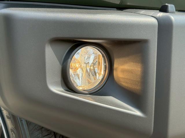 ジムニー ＸＣ　４ＷＤ　オートマチック　純正１６インチアルミホイール　ＬＥＤヘッドライト　フロントフォグランプ　運転席／助手席シートヒーター　スマートキー　プッシュボタンスタート　背面スペアタイヤ　電動格納ドアミラー（17枚目）