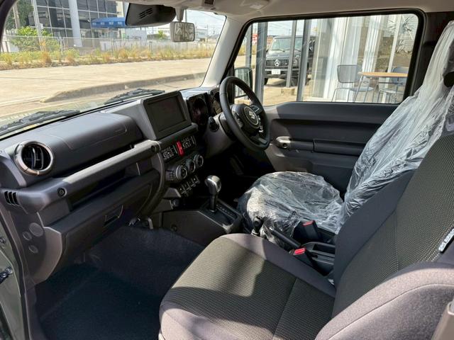 ジムニー ＸＣ　４ＷＤ　オートマチック　純正１６インチアルミホイール　ＬＥＤヘッドライト　フロントフォグランプ　運転席／助手席シートヒーター　スマートキー　プッシュボタンスタート　背面スペアタイヤ　電動格納ドアミラー（41枚目）
