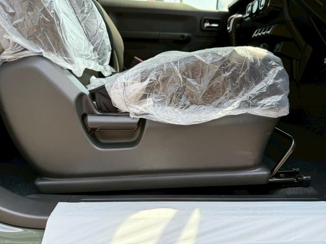 ジムニー ＸＣ　４ＷＤ　オートマチック　純正１６インチアルミホイール　ＬＥＤヘッドライト　フロントフォグランプ　運転席／助手席シートヒーター　スマートキー　プッシュボタンスタート　背面スペアタイヤ　電動格納ドアミラー（63枚目）