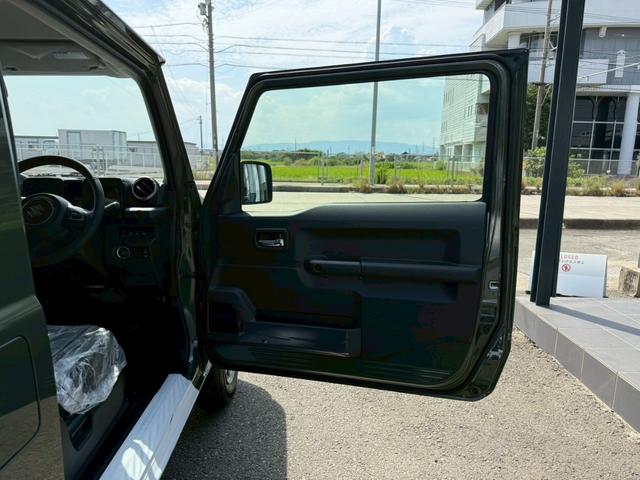 ジムニー ＸＣ　４ＷＤ　オートマチック　純正１６インチアルミホイール　ＬＥＤヘッドライト　フロントフォグランプ　運転席／助手席シートヒーター　スマートキー　プッシュボタンスタート　背面スペアタイヤ　電動格納ドアミラー（64枚目）