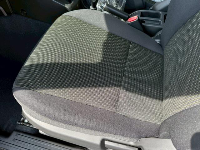 ジムニー ＸＣ　４ＷＤ　オートマチック　純正１６インチアルミホイール　ＬＥＤヘッドライト　フロントフォグランプ　運転席／助手席シートヒーター　スマートキー　プッシュボタンスタート　背面スペアタイヤ　電動格納ドアミラー（67枚目）