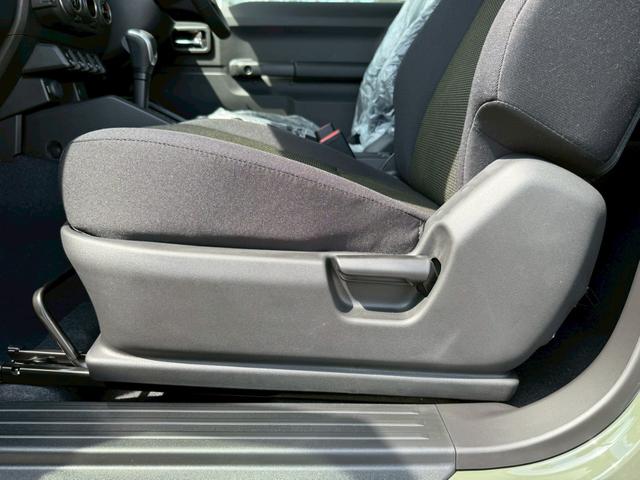 ジムニー ＸＣ　４ＷＤ　オートマチック　純正１６インチアルミホイール　ＬＥＤヘッドライト　フロントフォグランプ　運転席／助手席シートヒーター　スマートキー　プッシュボタンスタート　背面スペアタイヤ　電動格納ドアミラー（68枚目）