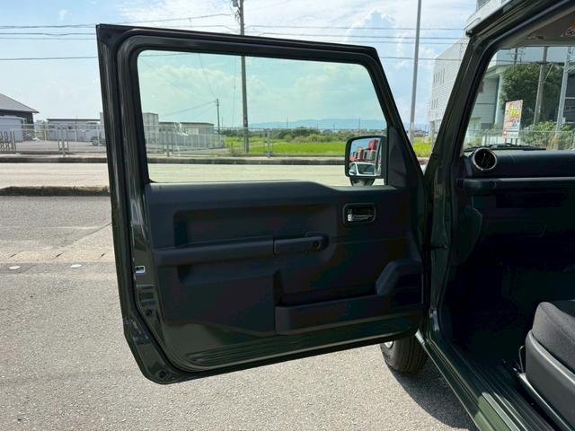 ジムニー ＸＣ　４ＷＤ　オートマチック　純正１６インチアルミホイール　ＬＥＤヘッドライト　フロントフォグランプ　運転席／助手席シートヒーター　スマートキー　プッシュボタンスタート　背面スペアタイヤ　電動格納ドアミラー（69枚目）